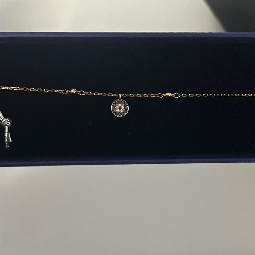 PERFECT 4 VALENTINES - BN NEVER WORN Swarovski Rose Gld Bracelet w/ 🧿 Charm - Picture 4 of 5